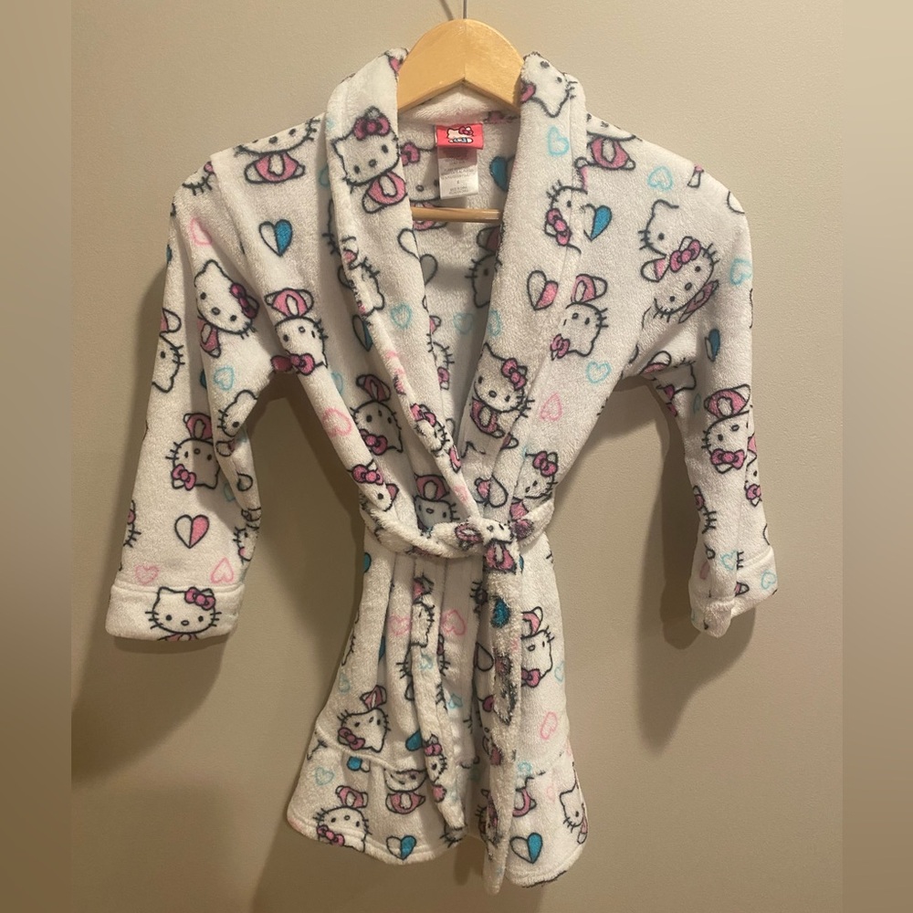 Girl’s Hello Kitty Bathrobe